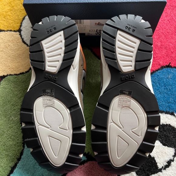 Men’s DIOR B30 Sneaker. Cream mesh with orange & brown technical fabric. - Picture 4 of 4